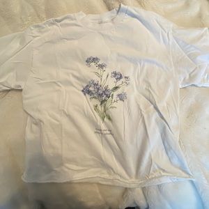 Brandy Melville “forget me not” graphic tee🤍